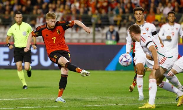 Kevin De Bruyne fires Belgium into the lead against Wales